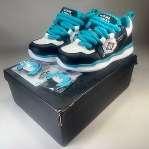 Moeyu Hatsune Miku Shoes Size 5 Women’s New Never Worn (((READ)))